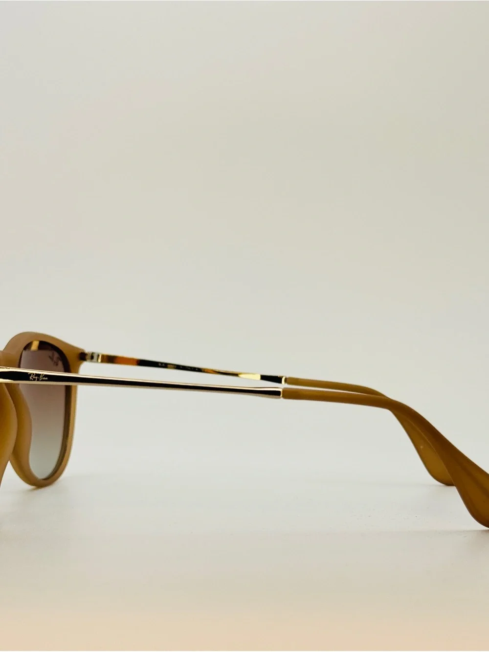 Ray-Ban RB4171 ERIKA